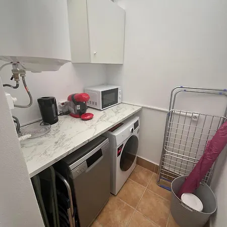 Bright 2-bedroom With Pool Access In Tatil Evi Torrevieja