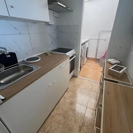 Dom wakacyjny Bright 2-bedroom With Pool Access In Torrevieja