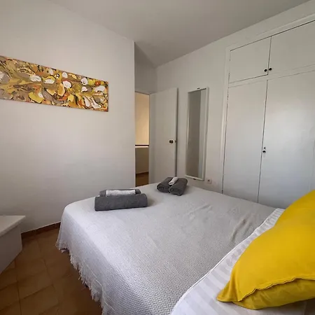 Bright 2-bedroom With Pool Access In Tatil Evi Torrevieja